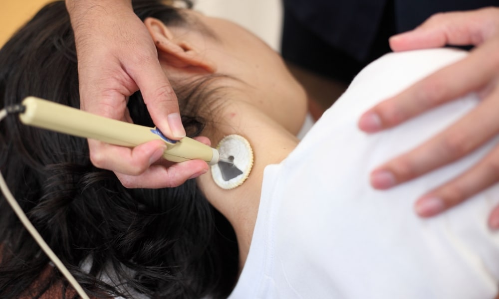 むち打ちへのハイボルト治療