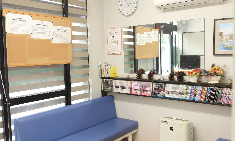 新座市おぎはら整骨院の待合室